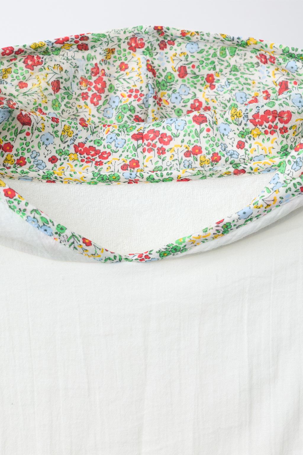 ПОНЧО-ПОЛОТЕНЦЕ С ЦВЕТОЧНЫМ УЗОРОМ