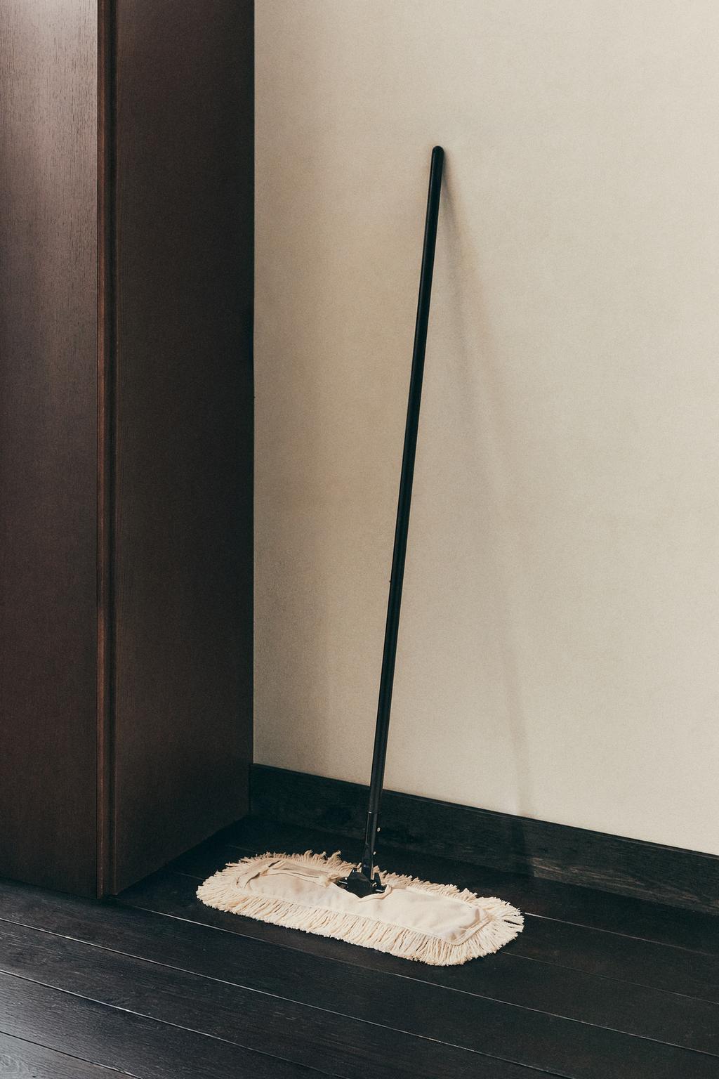 Деревянная швабра