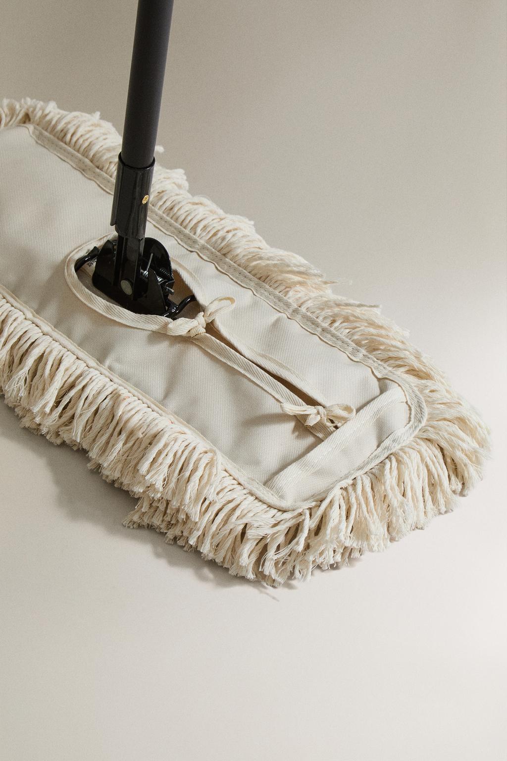 Деревянная швабра