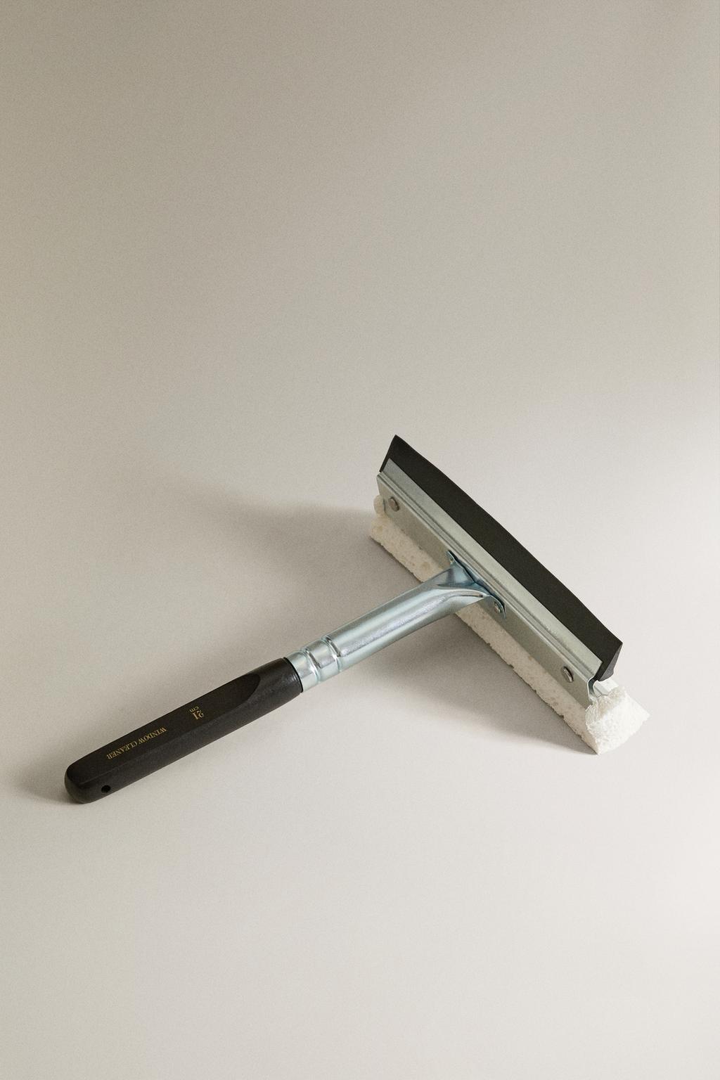 Стеклоочиститель с деревянной ручкой