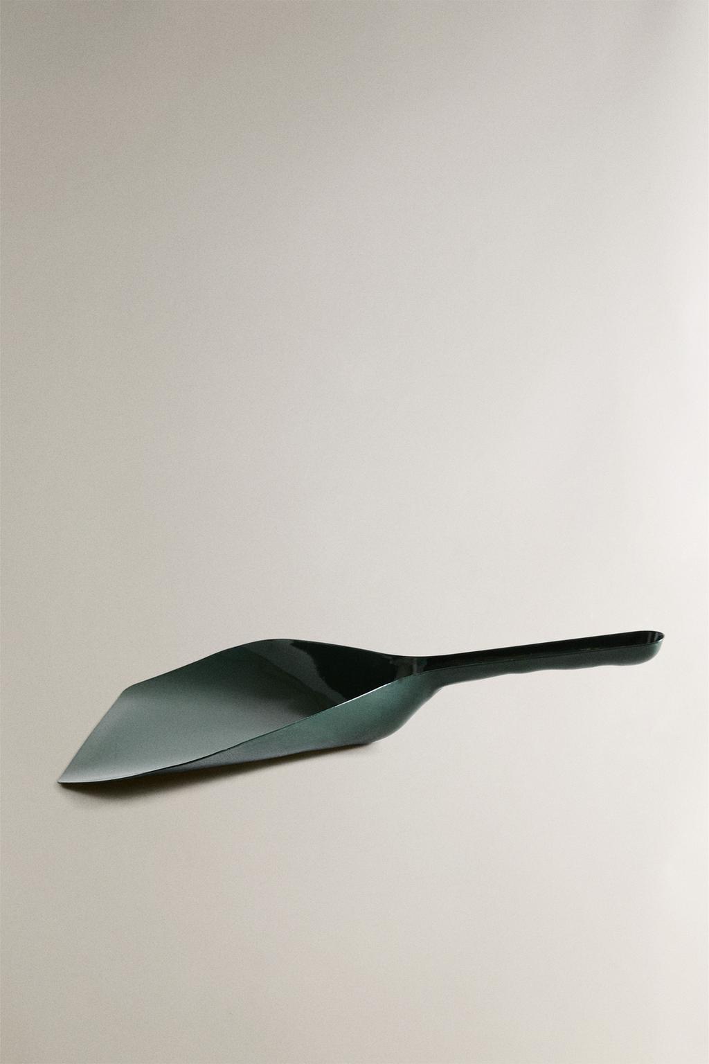 Набор метлы и совка