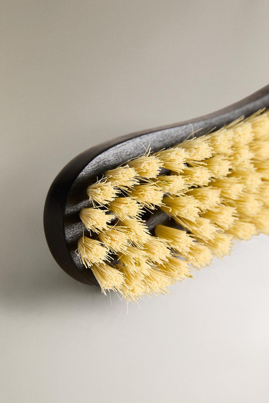 Деревянная щетка для скраббинга пола