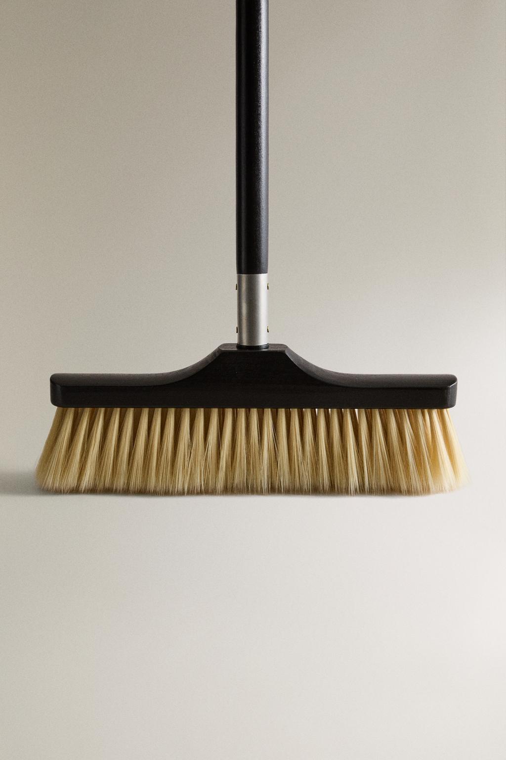 Деревянная насадка для метлы