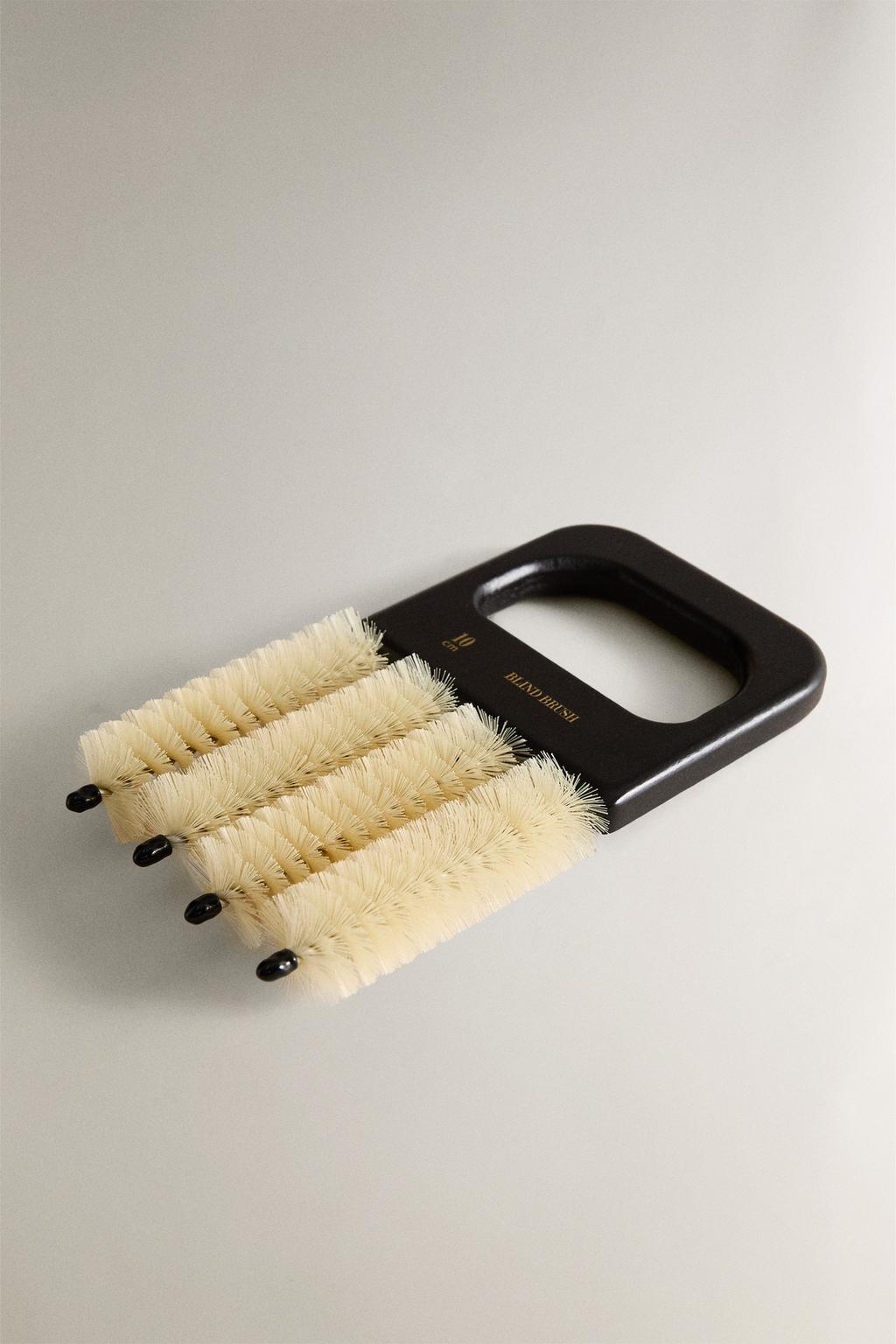 Деревянная щетка для чистки ставней