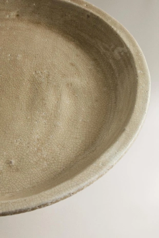 Пьедестальная тарелка из трещавой керамики- Заказать в России