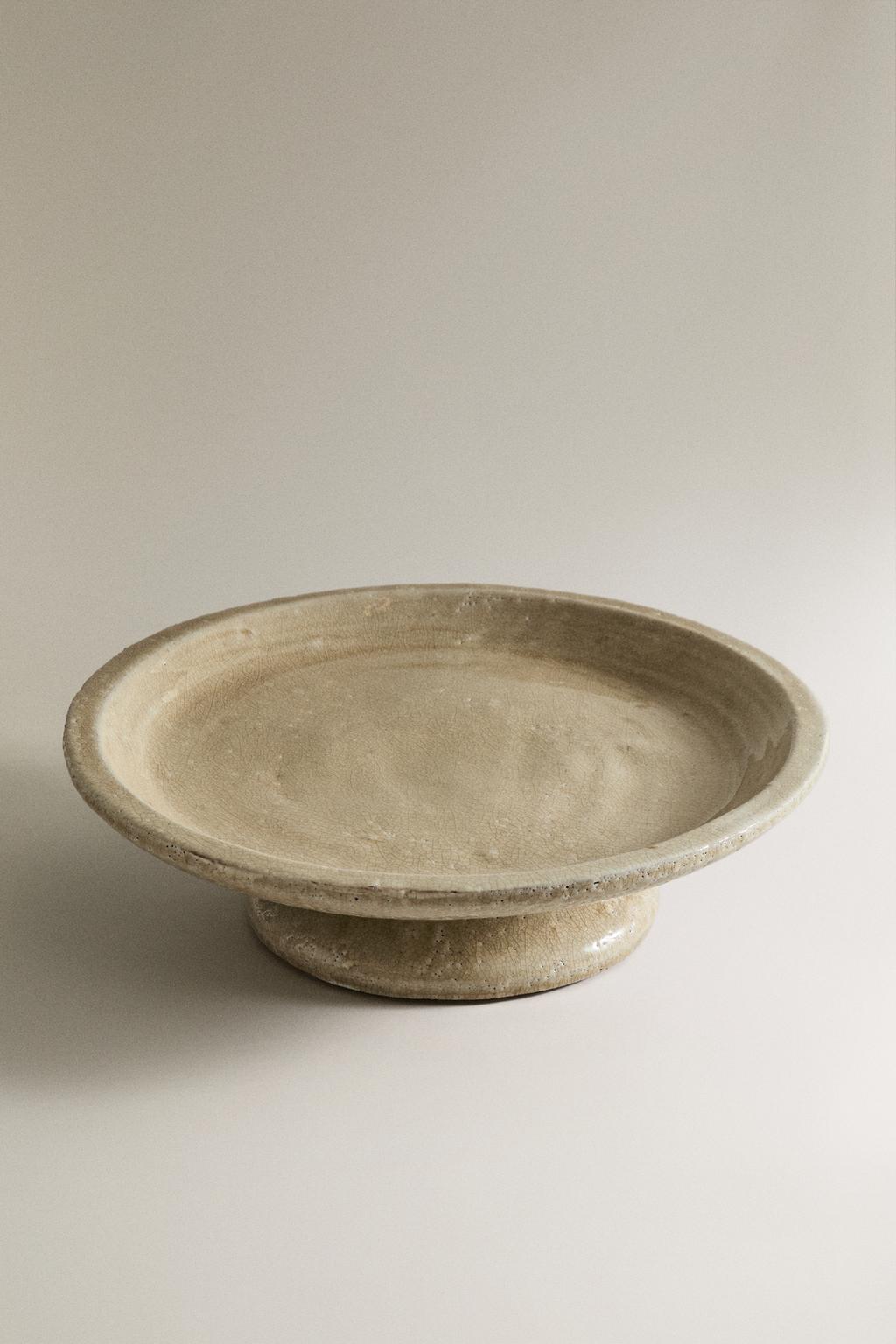 Пьедестальная тарелка из трещавой керамики