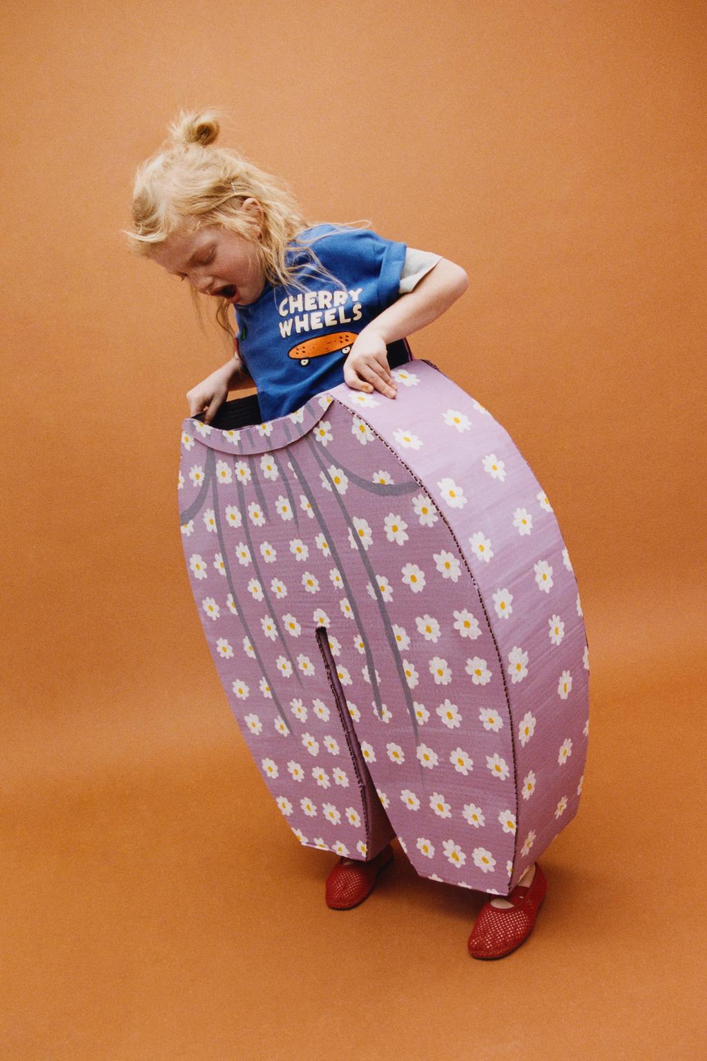 ФУТБОЛКА С НАШИВКОЙ ИЗ МАХРОВОЙ ТКАНИ