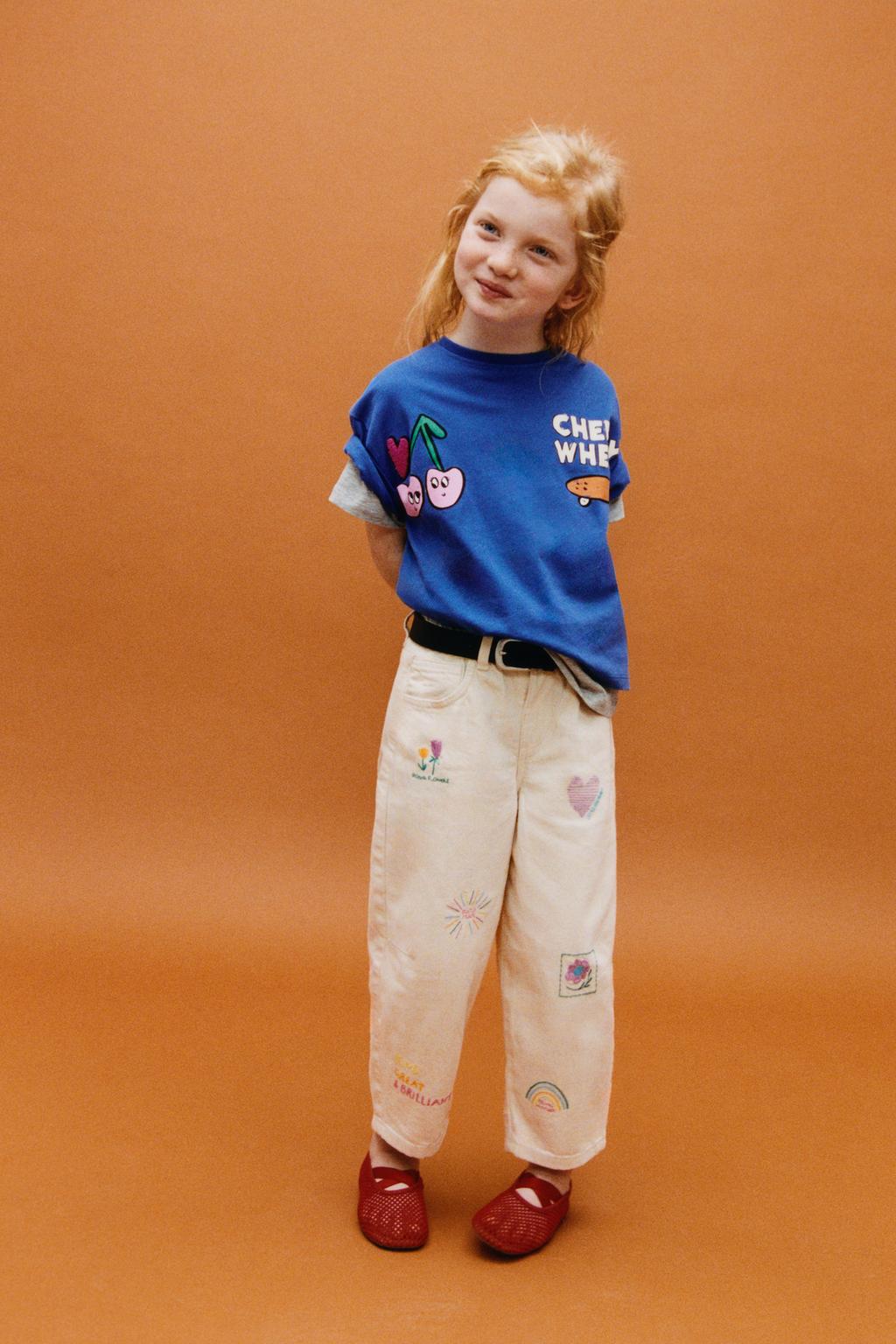 ФУТБОЛКА С НАШИВКОЙ ИЗ МАХРОВОЙ ТКАНИ