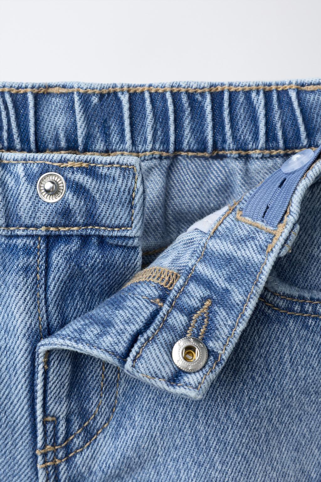 ДЖИНСЫ  С ЦВЕТОЧНЫМИ ПАТЧАМИ