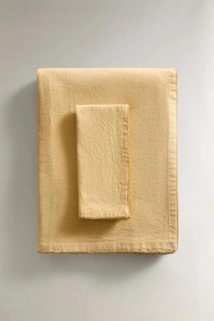 Скатерть с однотонным дизайном нитей и кружевным краем- Заказать в России