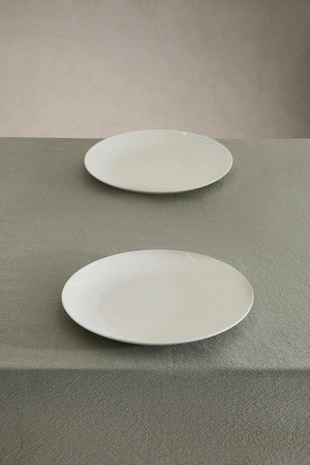 Скатерть с вышитым узором