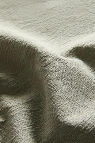 Скатерть с вышитым узором