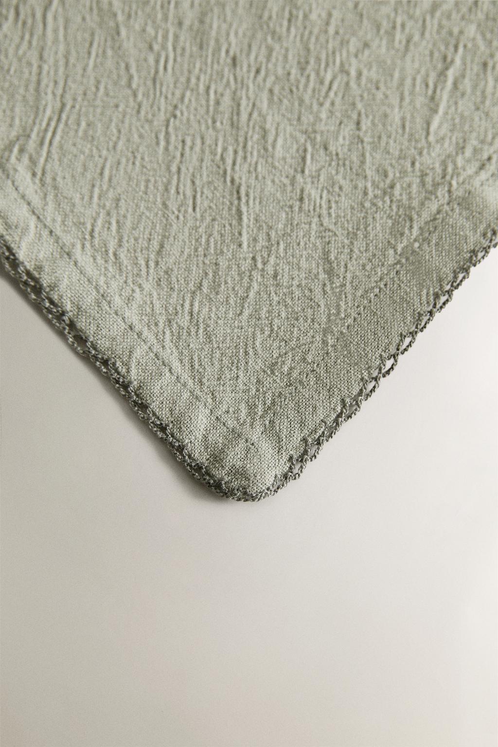 Набор наволочек с аппликацией из просто окрашенной нити (набор из 2)