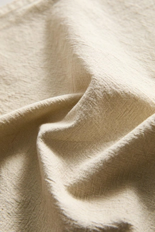 Набор однотонных салфеток с вышитым узором (набор из 2)