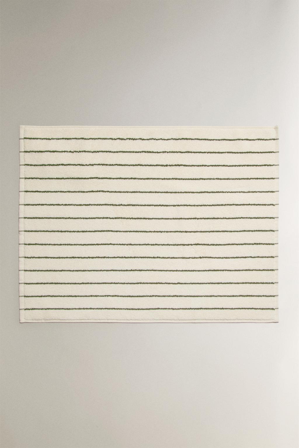 Хлопковый коврик для ванны с полосатым дизайном