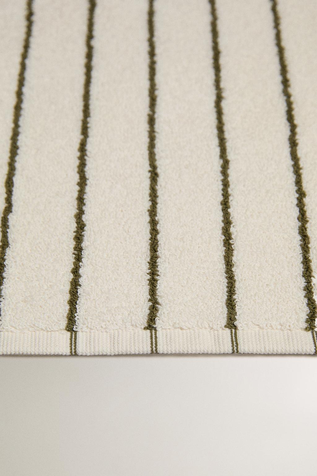 Хлопковый коврик для ванны с полосатым дизайном