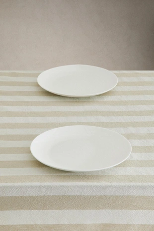 Полосатый скатерть в тонкую полоску