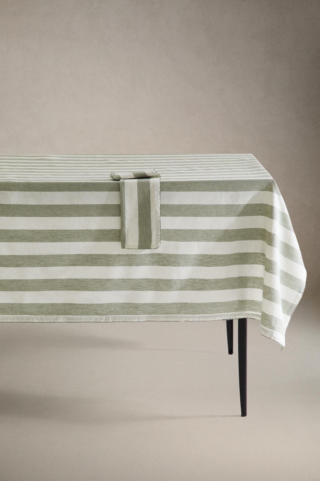 Скатерть с полосками изокрашенной нити