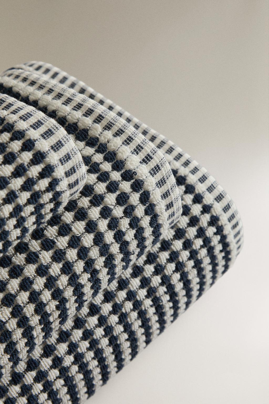 Махровое полотенце из текстурированного хлопка