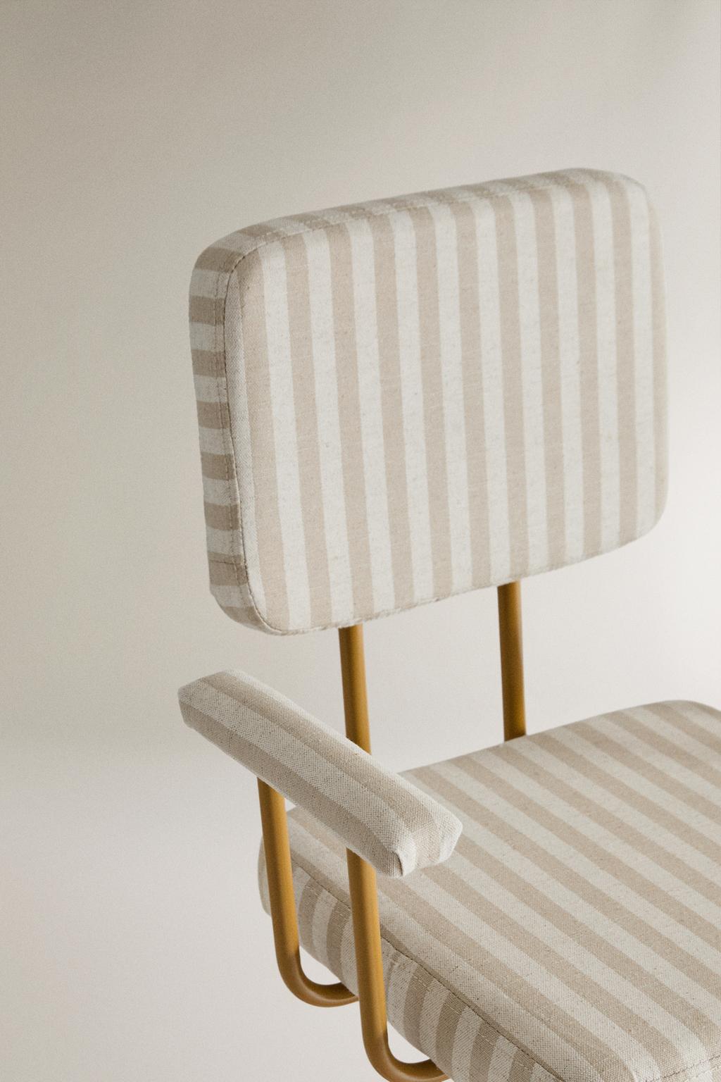 Детский стул для письменного стола с колесиками из металла