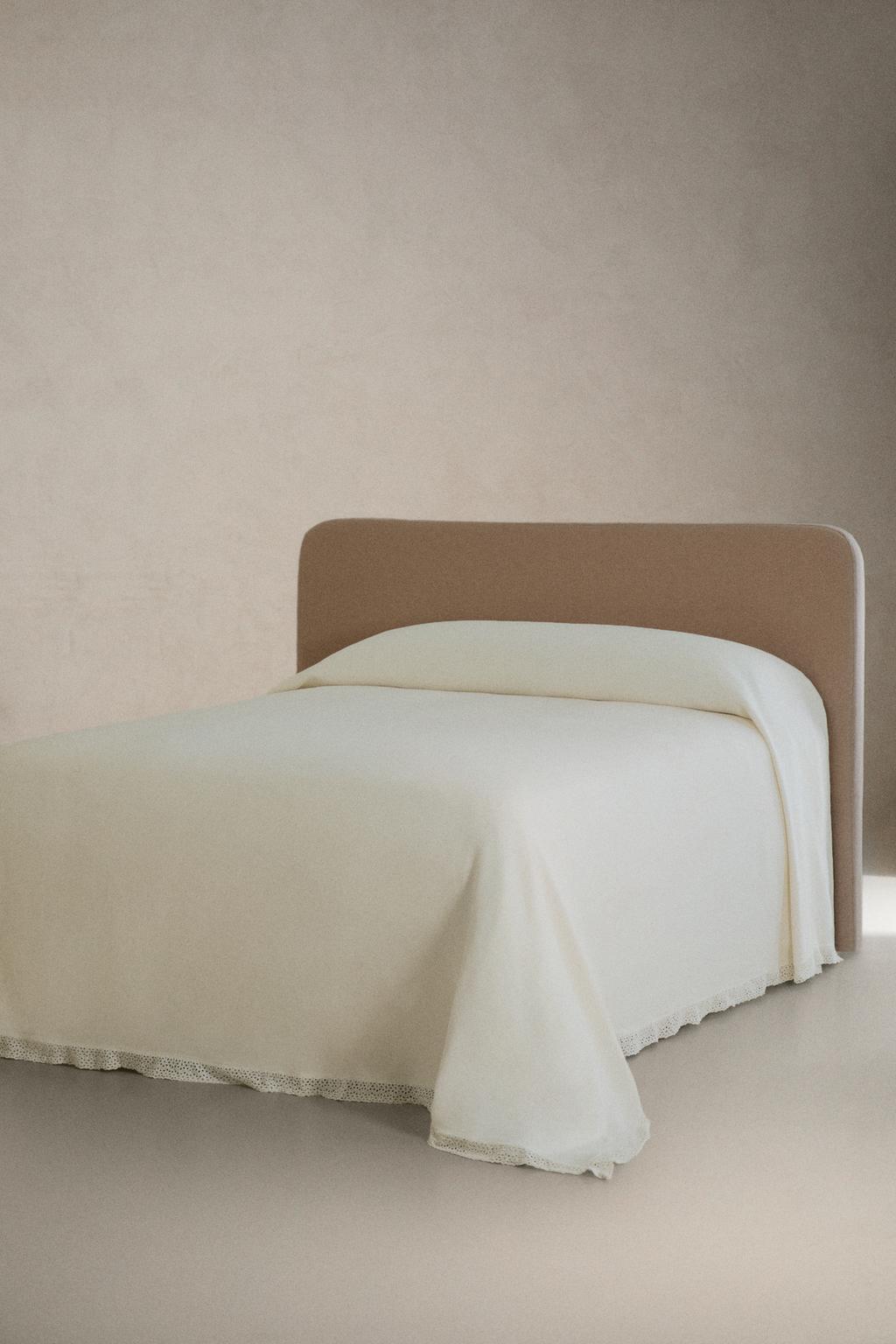 Хлопковый покрывало с обшитыми каймой оборками