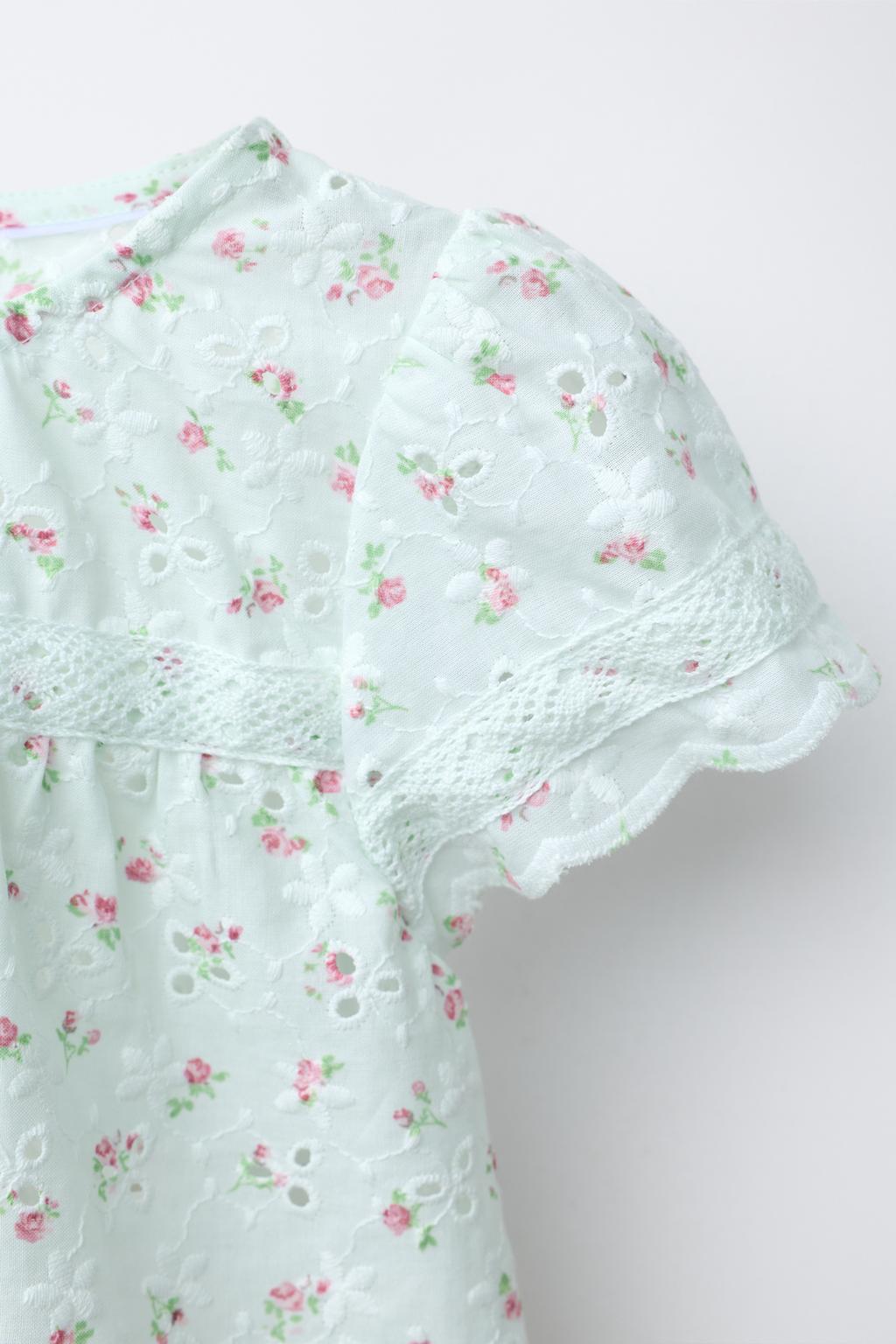 РУБАШКА С ЦВЕТОЧНЫМ ПРИНТОМ И ШВЕЙЦАРСКОЙ ВЫШИВКОЙ