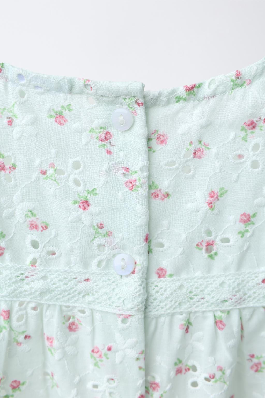 РУБАШКА С ЦВЕТОЧНЫМ ПРИНТОМ И ШВЕЙЦАРСКОЙ ВЫШИВКОЙ