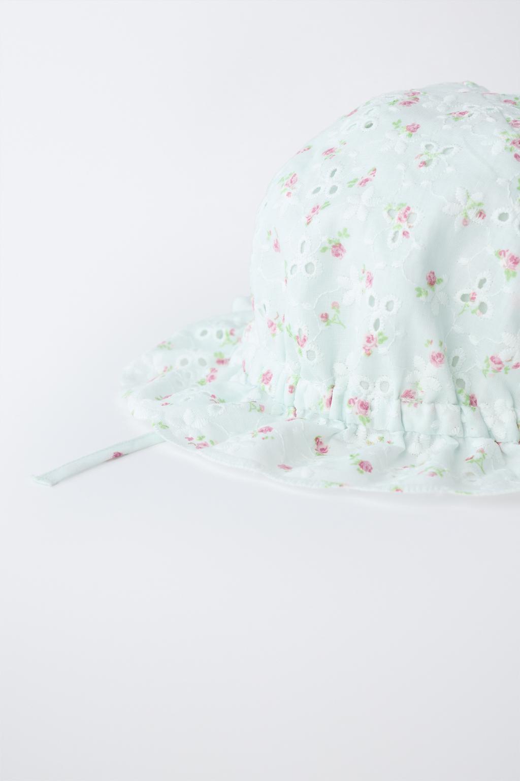 ШВЕЙЦАРСКАЯ ШАПКА С ВЫШИВКОЙ И ЦВЕТОЧНЫМ ПРИНТОМ