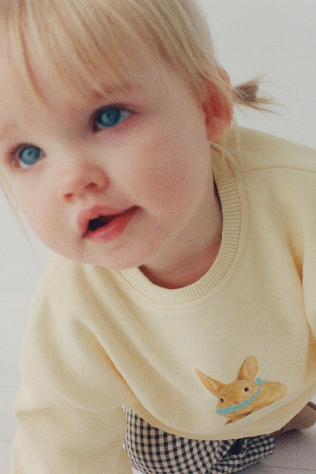 ТОЛСТОВКА С ВЫШИТЫМ КРОЛИКОМ