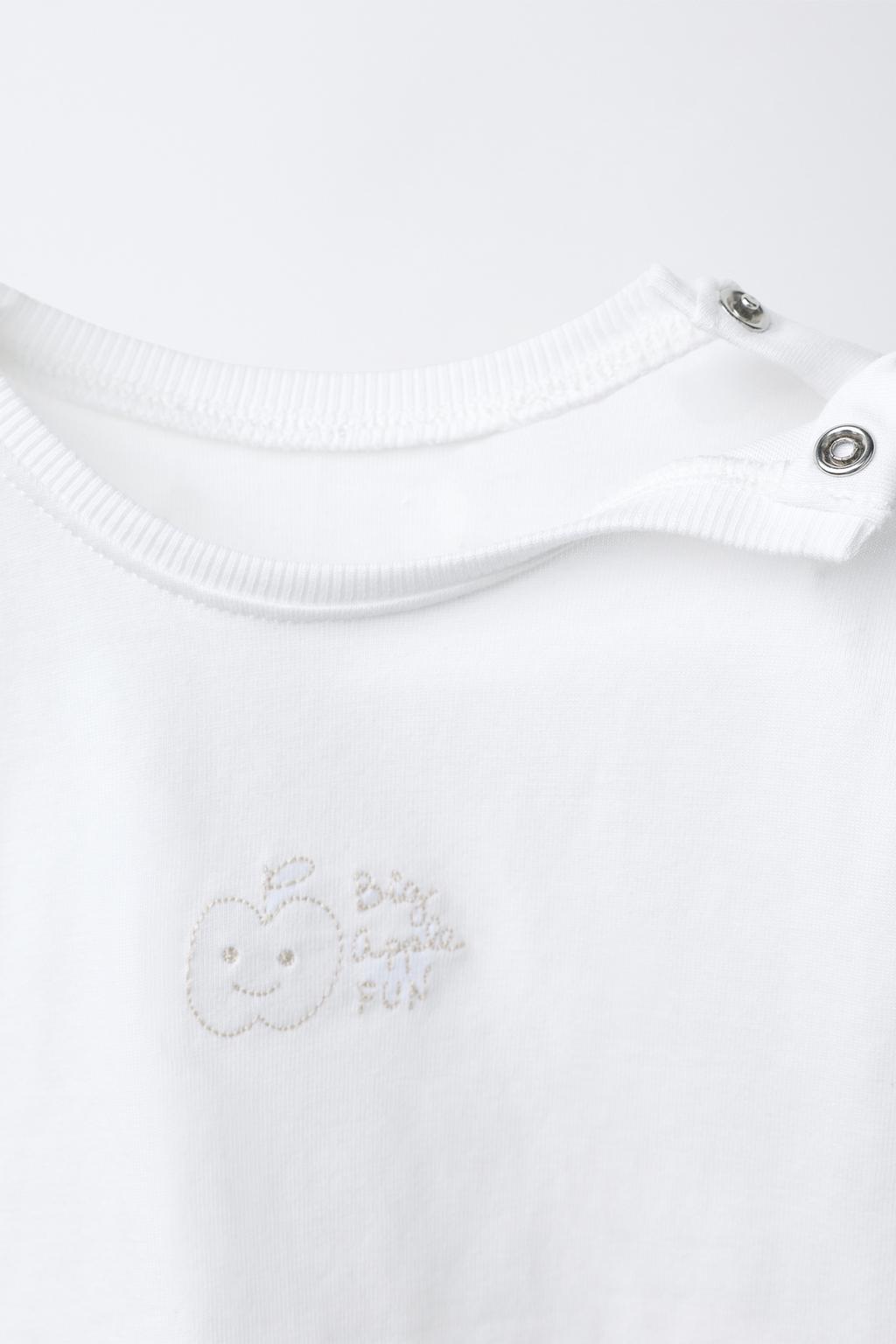 ФУТБОЛКА С ГЛАДКОЙ ВЫШИВКОЙ