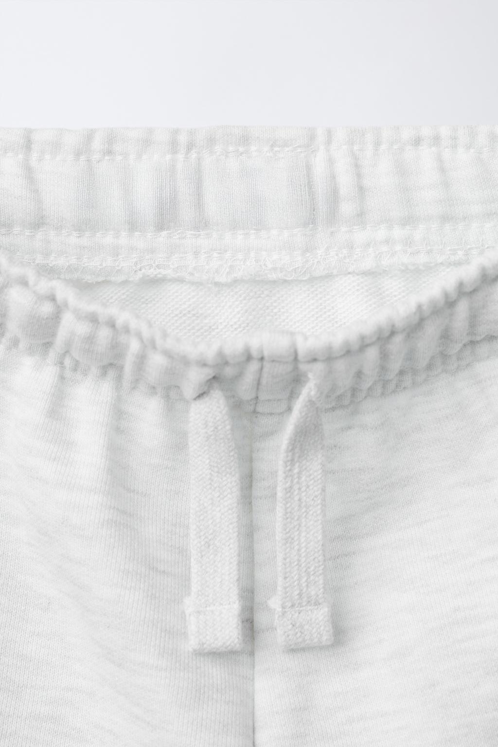 ОДНОТОННЫЕ ШОРТЫ