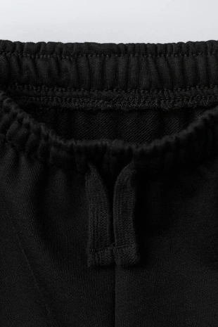 Однотонные шорты