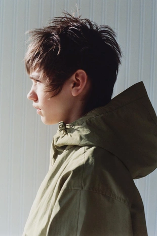 Короткая парка с карманами- Заказать в России