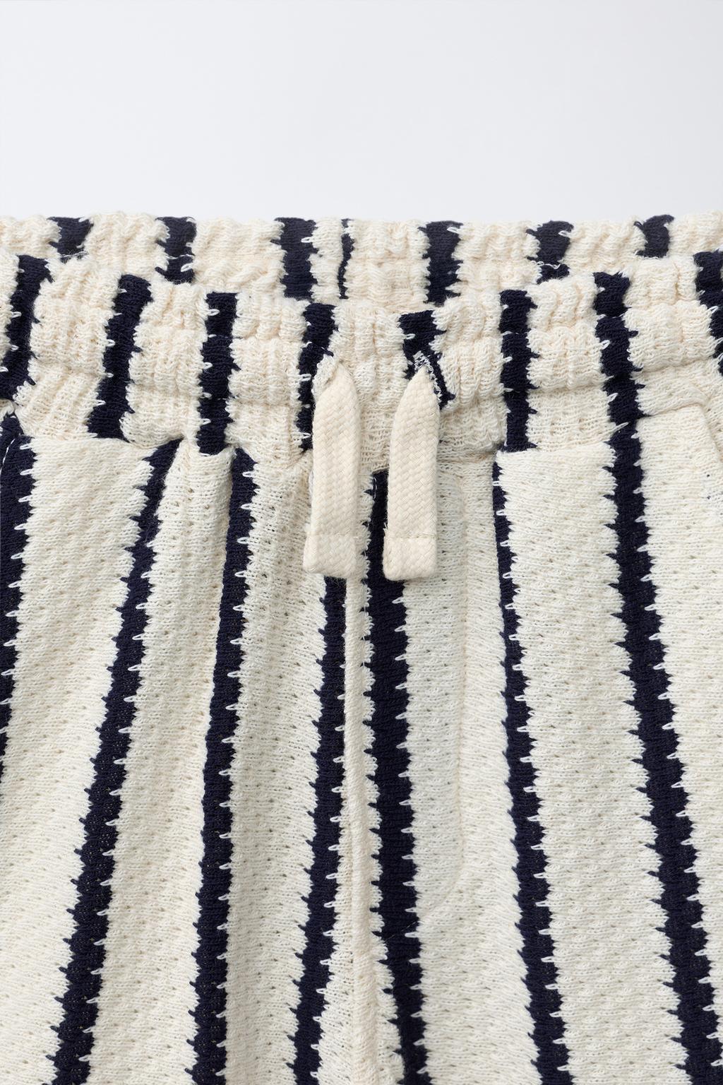 ШОРТЫ ИЗ РЕЛЬЕФНОГО ТРИКОТАЖА В ПОЛОСКУ