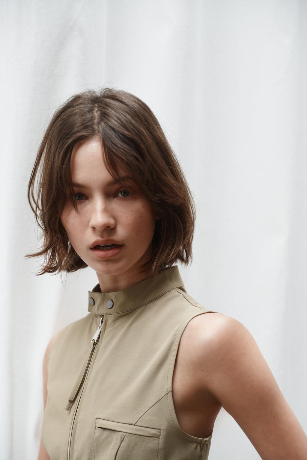 КОРОТКИЙ КОМБИНЕЗОН НА МОЛНИИ