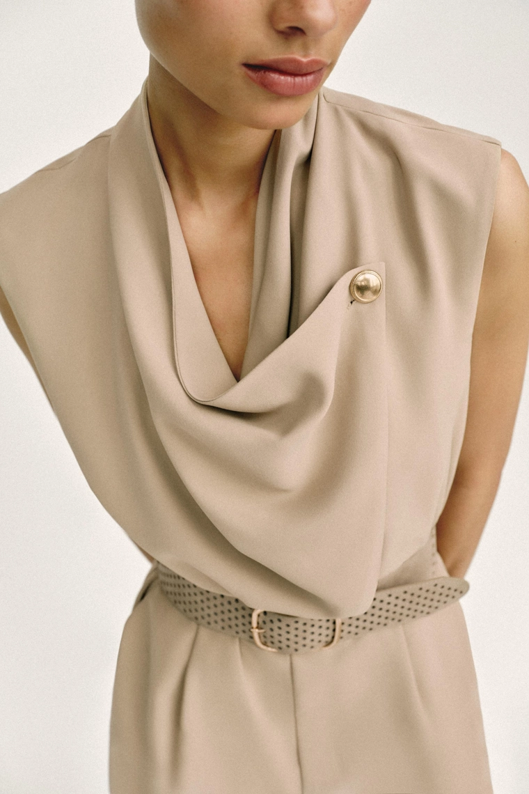 Комбинезон с поясом