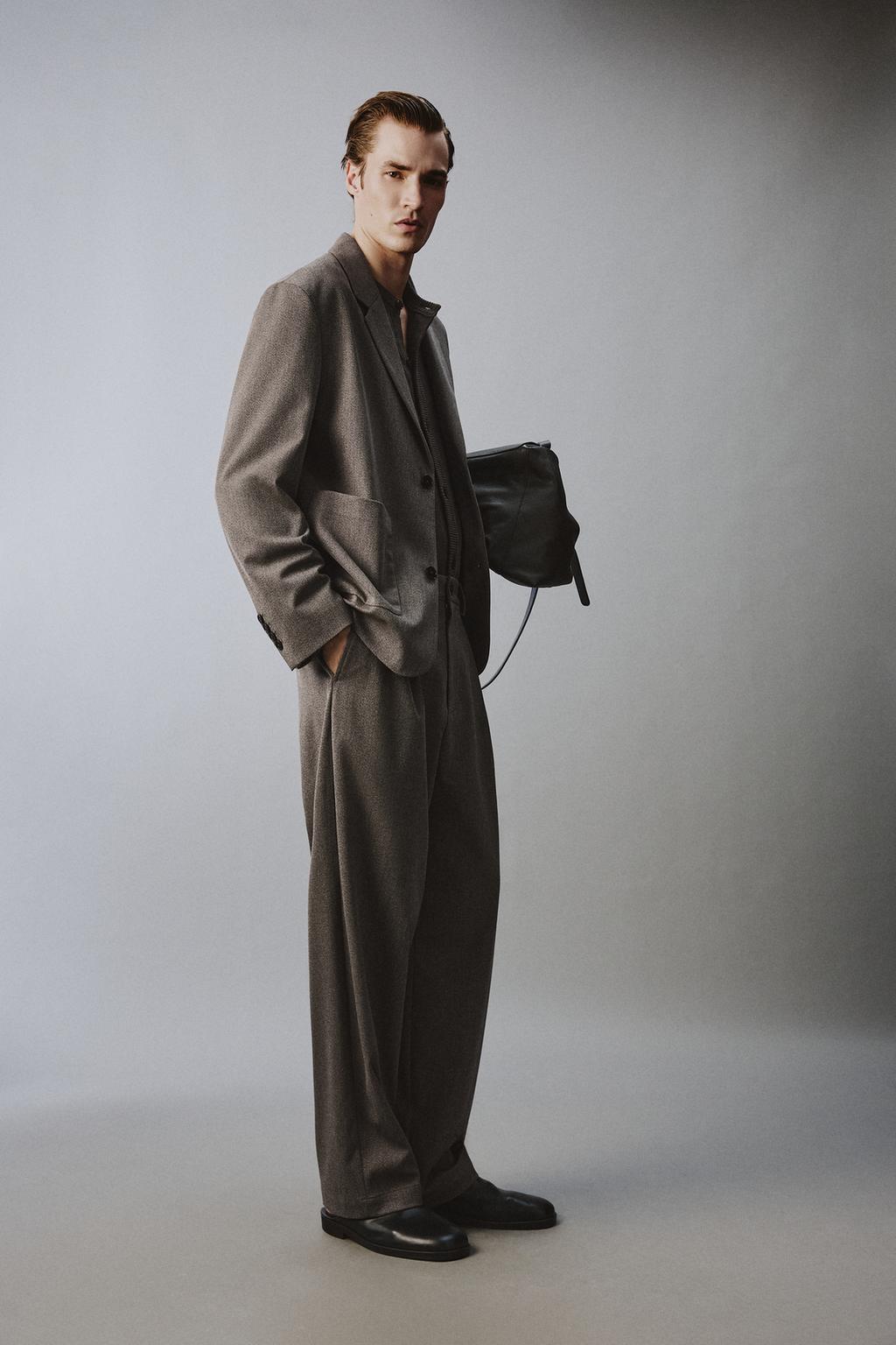 КОСТЮМНЫЙ БЛЕЙЗЕР ИЗ РЕЛЬЕФНОЙ ТКАНИ 