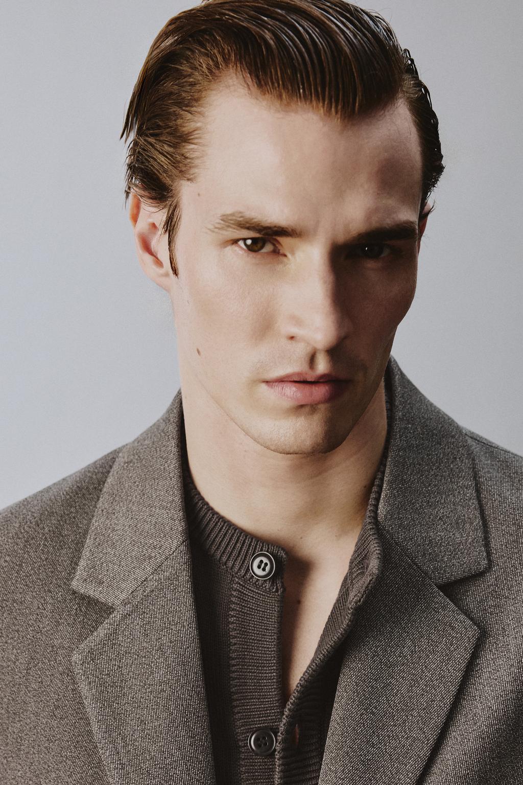 КОСТЮМНЫЙ БЛЕЙЗЕР ИЗ РЕЛЬЕФНОЙ ТКАНИ 