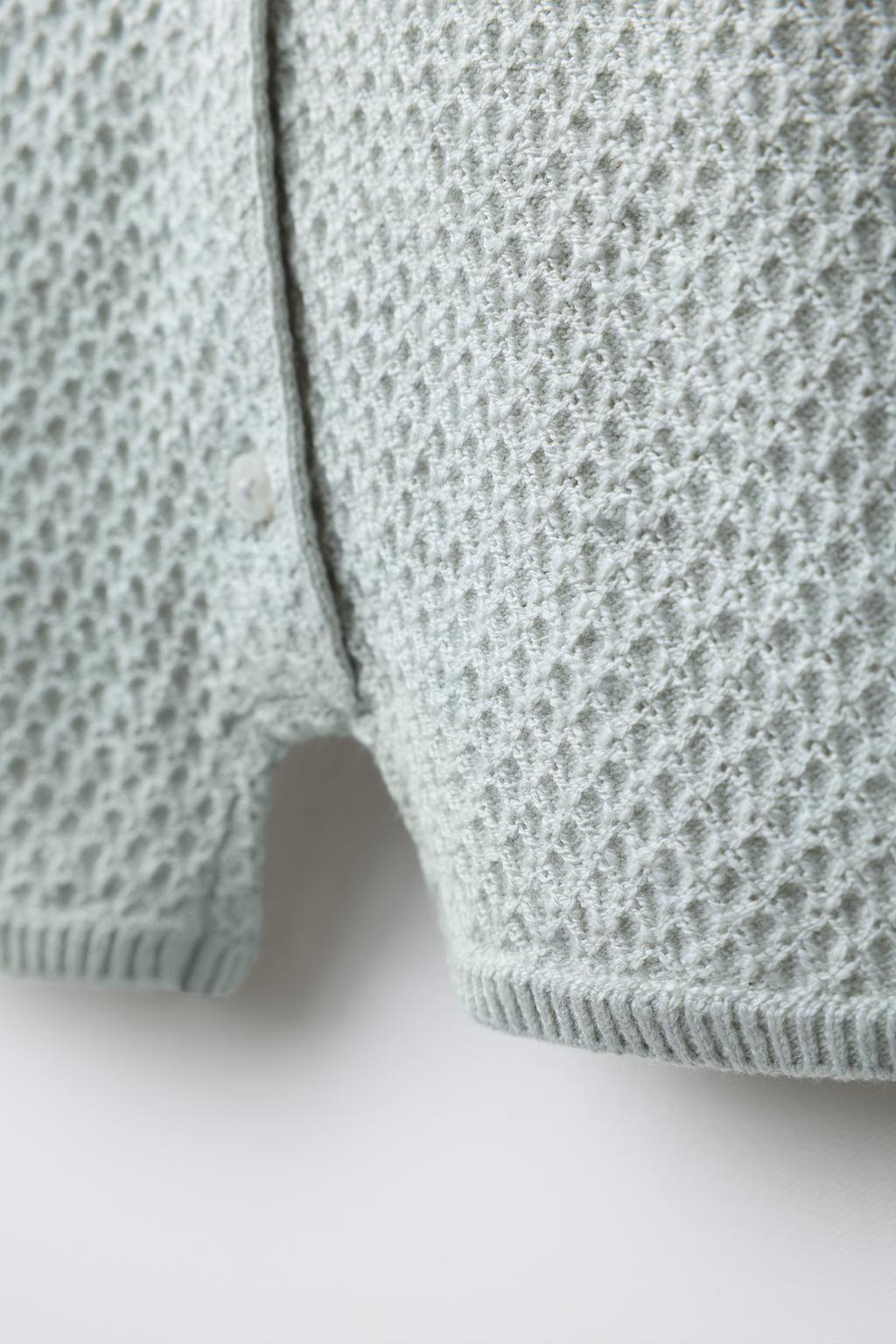 КОРОТКИЙ КОМБИНЕЗОН С ТЕКСТУРИРОВАННОЙ ВЯЗКОЙ