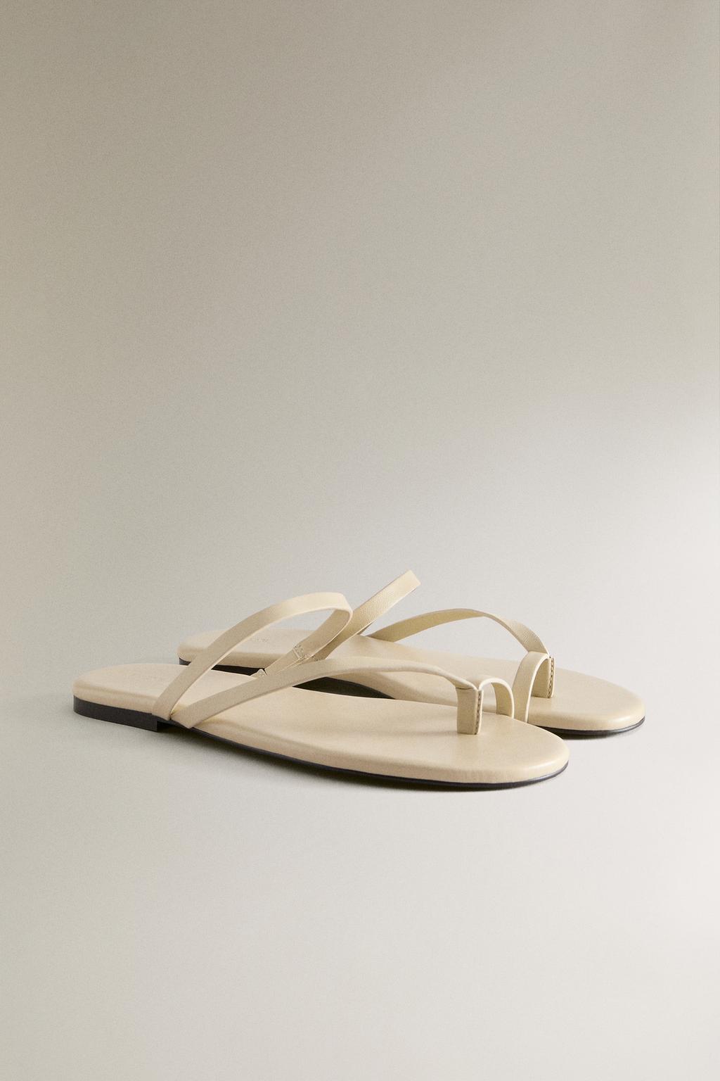 Сандалии из натуральной кожи с плоской подошвой