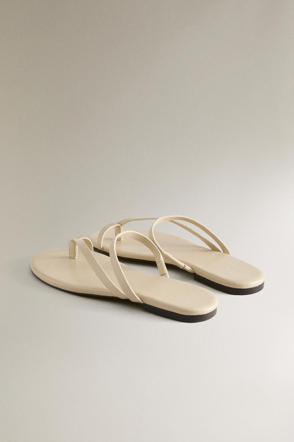 Сандалии из натуральной кожи с плоской подошвой