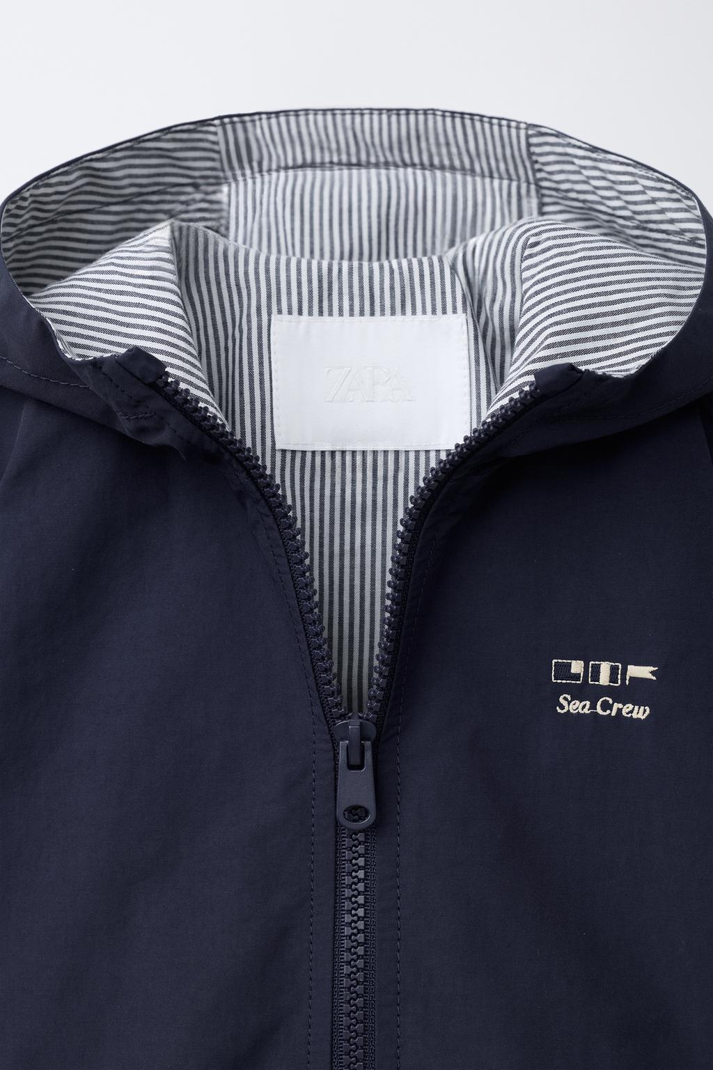 ЛЕГКАЯ КУРТКА С КАПЮШОНОМ