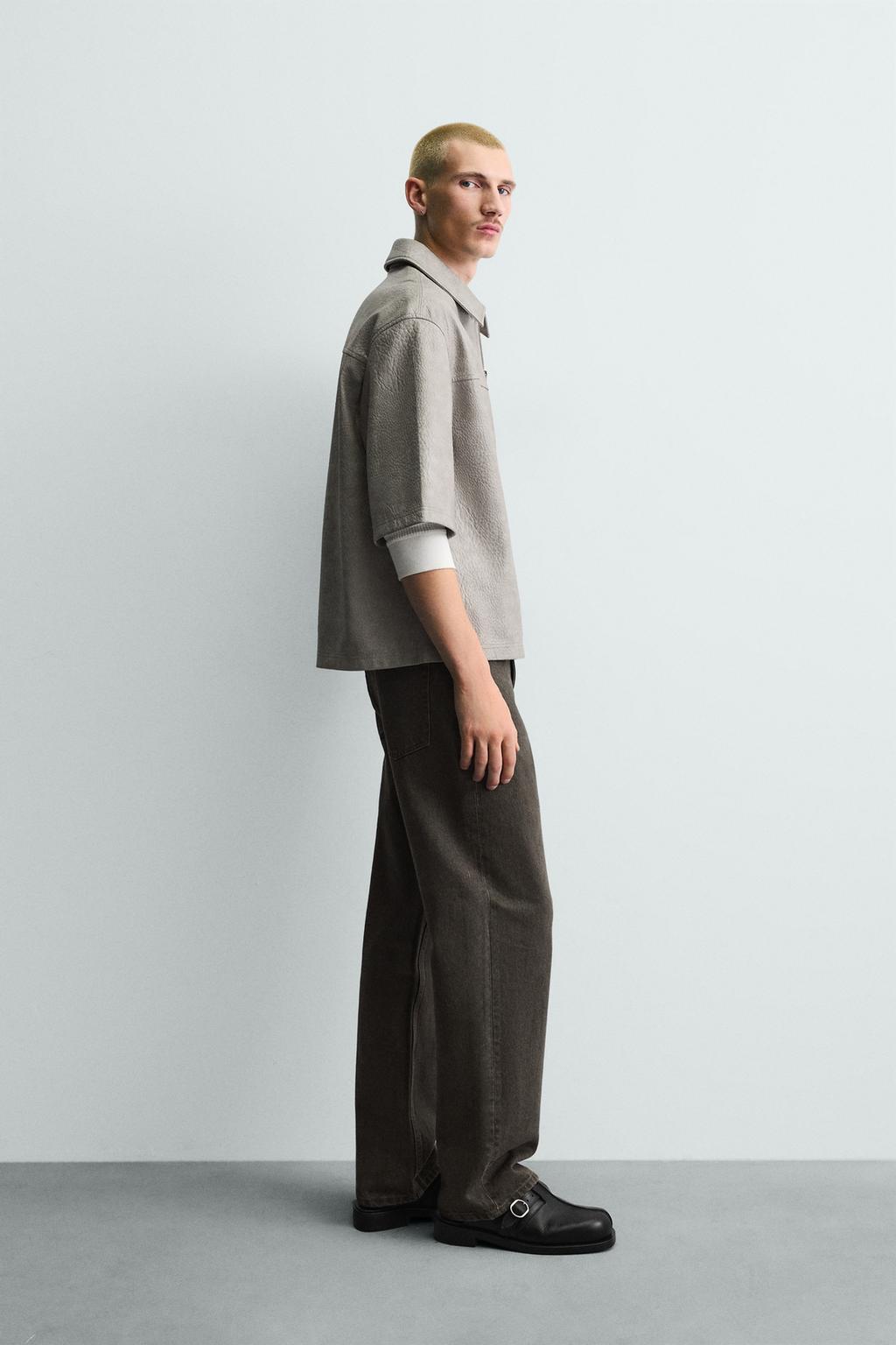 КУРТКА-РУБАШКА СВОБОДНОГО КРОЯ ИЗ ИСКУССТВЕННОЙ КОЖИ