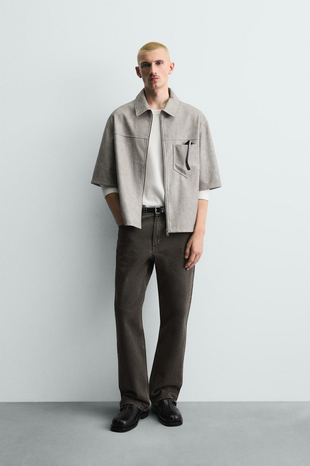 КУРТКА-РУБАШКА СВОБОДНОГО КРОЯ ИЗ ИСКУССТВЕННОЙ КОЖИ