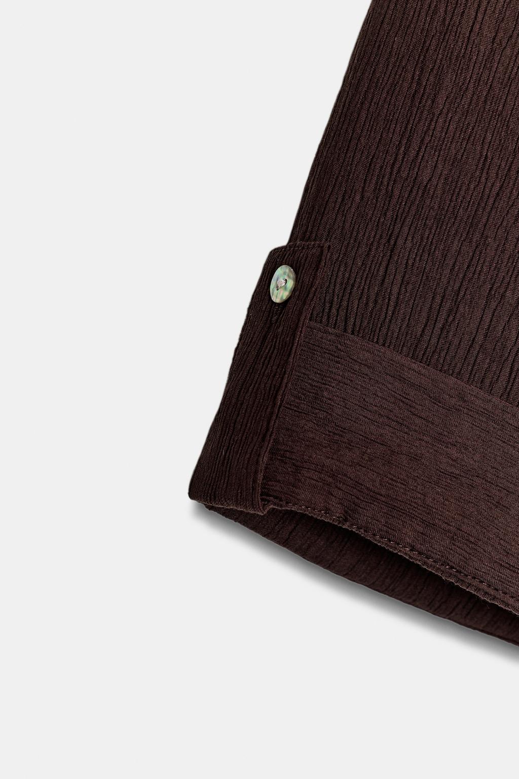 РУБАШКА СТРУЯЩЕГОСЯ КРОЯ С КОРОТКИМ РУКАВОМ