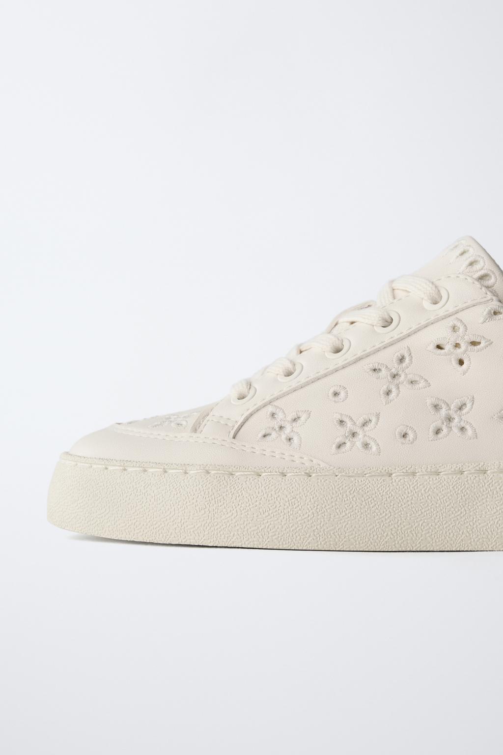 КЕДЫ С ПЕРФОРАЦИЕЙ