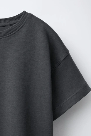 Однотонная футболка из ткани интерлок- Заказать в России