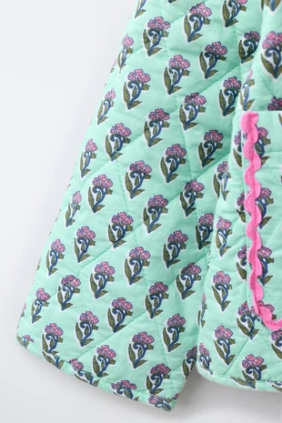 Стеганый жакет с цветами и бантами- Заказать в России