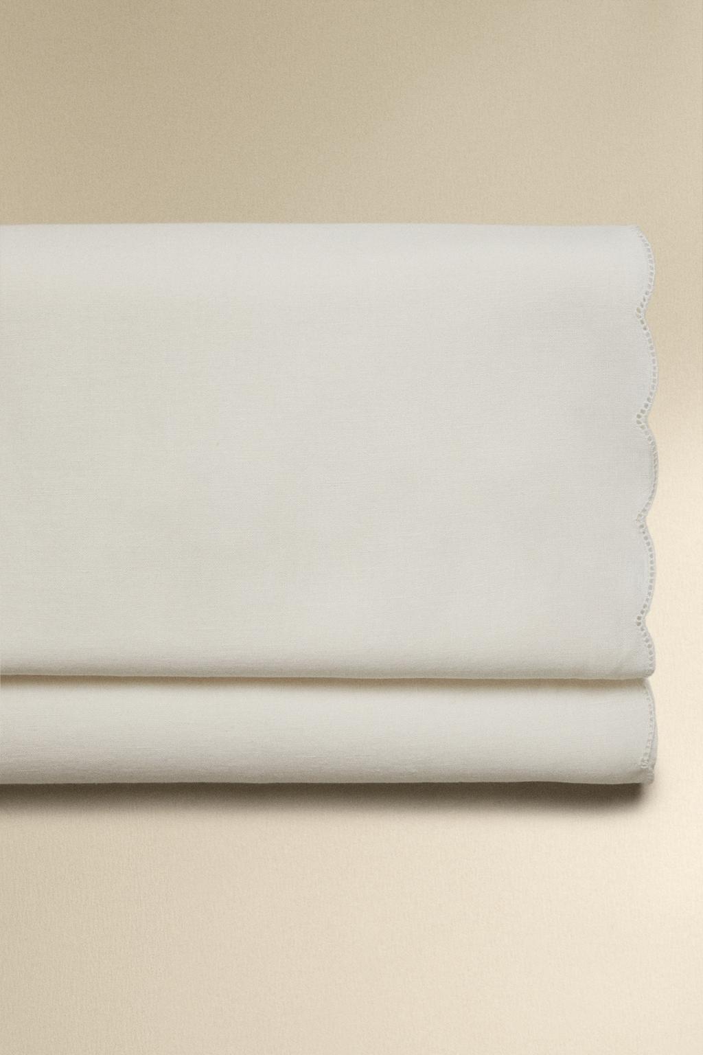 Простынь из мятого льна