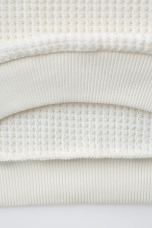 Свитер вафельный с вышитой надписью- Заказать в России